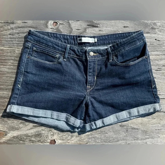 Levi’s Mid Rise Jean Shorts Sz 32 - Picture 1 of 3
